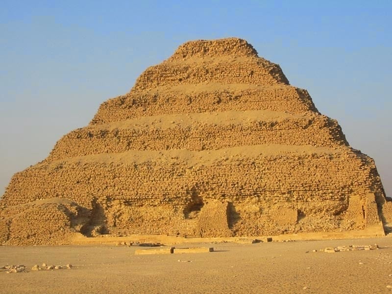Las tumbas egipcias: mastabas, la sala hipóstila y el primer gran funerario